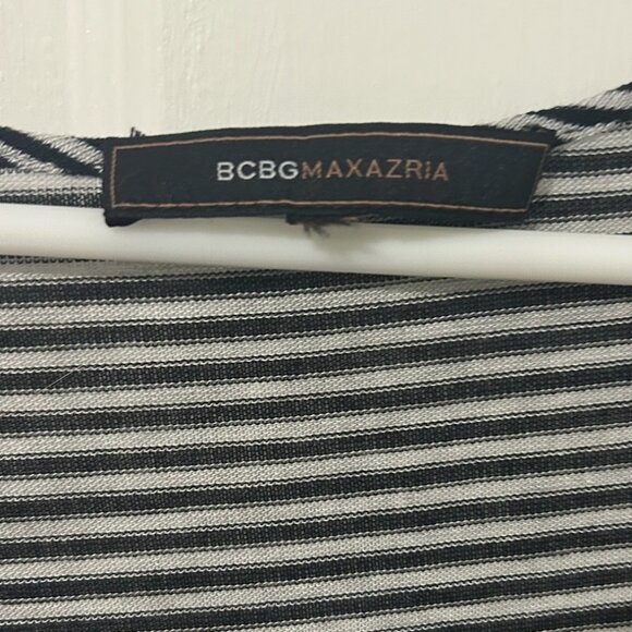 BCBGMAXAZRIA Black and White Striped Top Asymmetrical hem - Picture 2 of 3